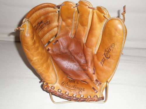 Mickey Mantle Rawlings MM6 Front
